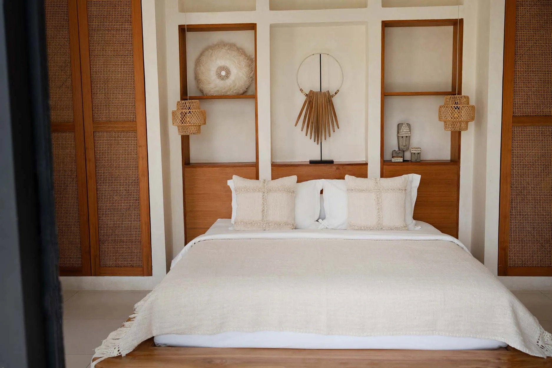 The Coastal Juju - White - M