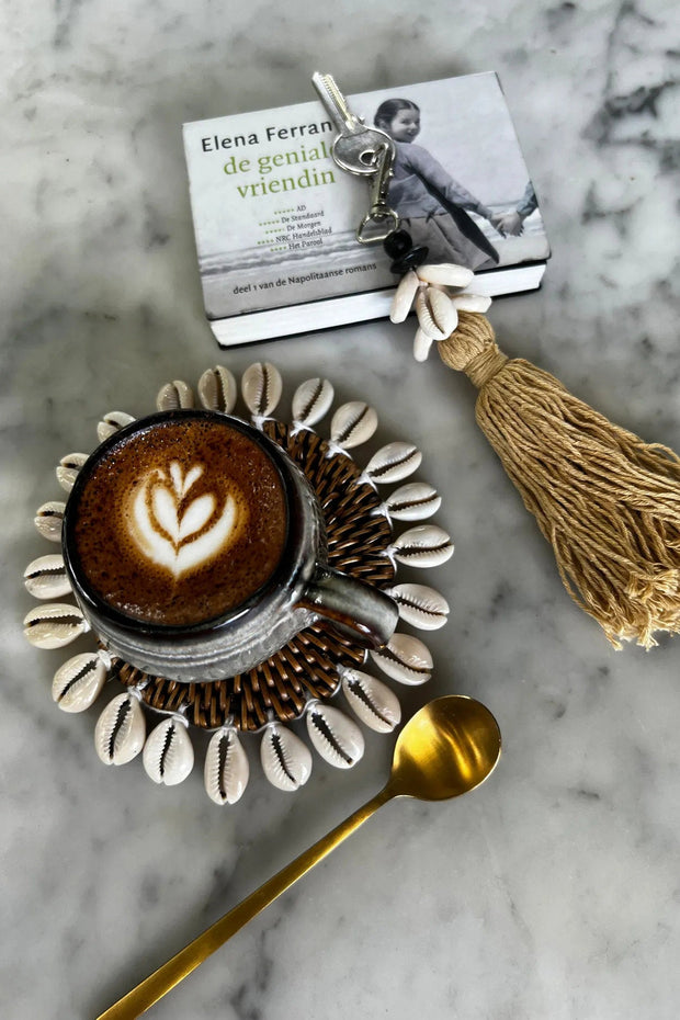 The Cowrie Tassel Keychain - Mocca