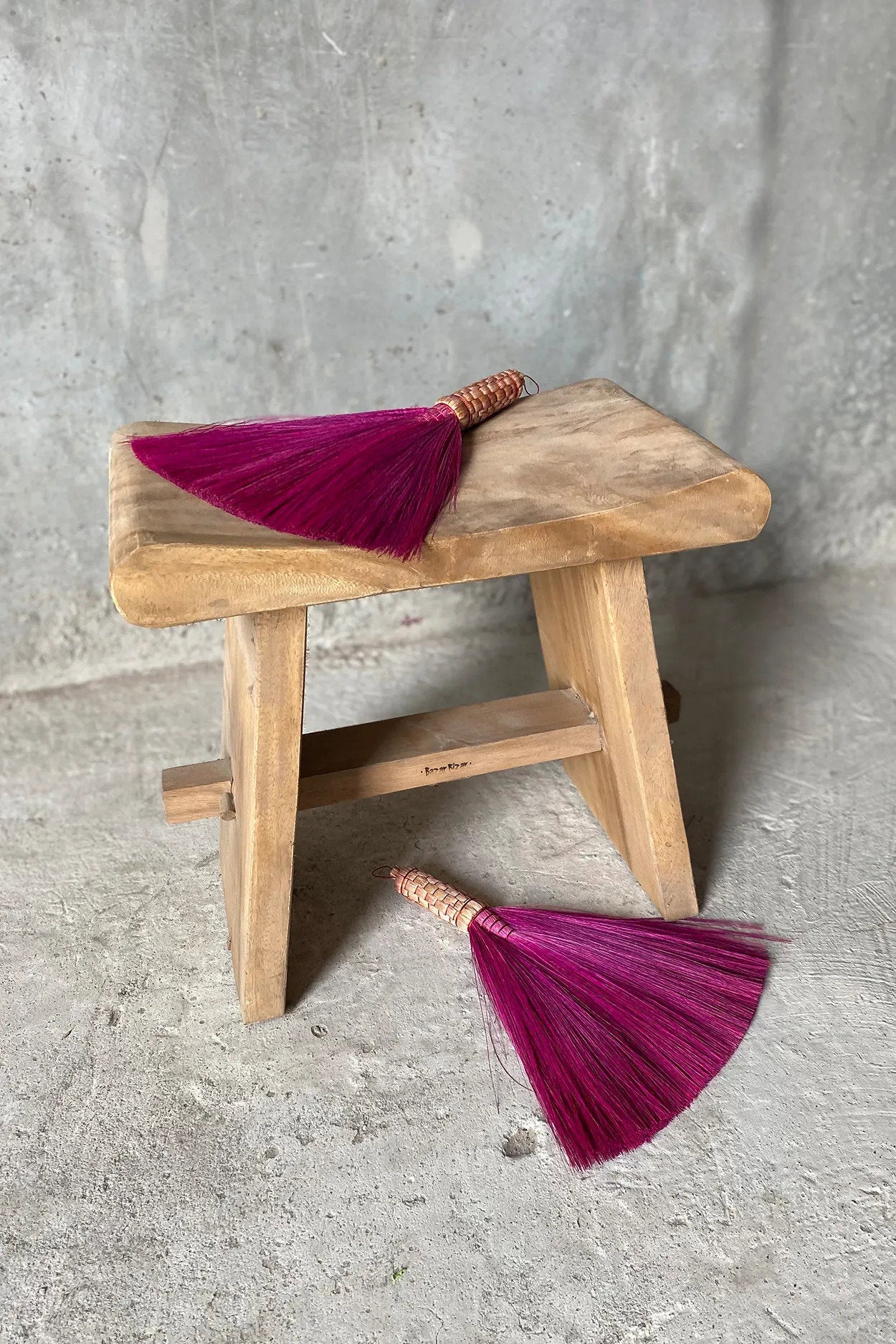 The Sweeping Brush - Pink