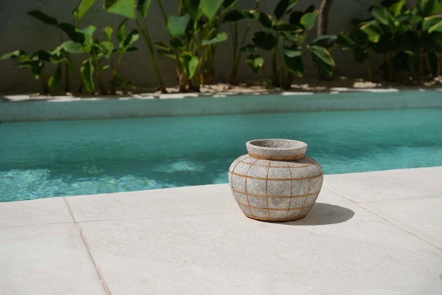 The Belly Vase - Concrete Natural - M