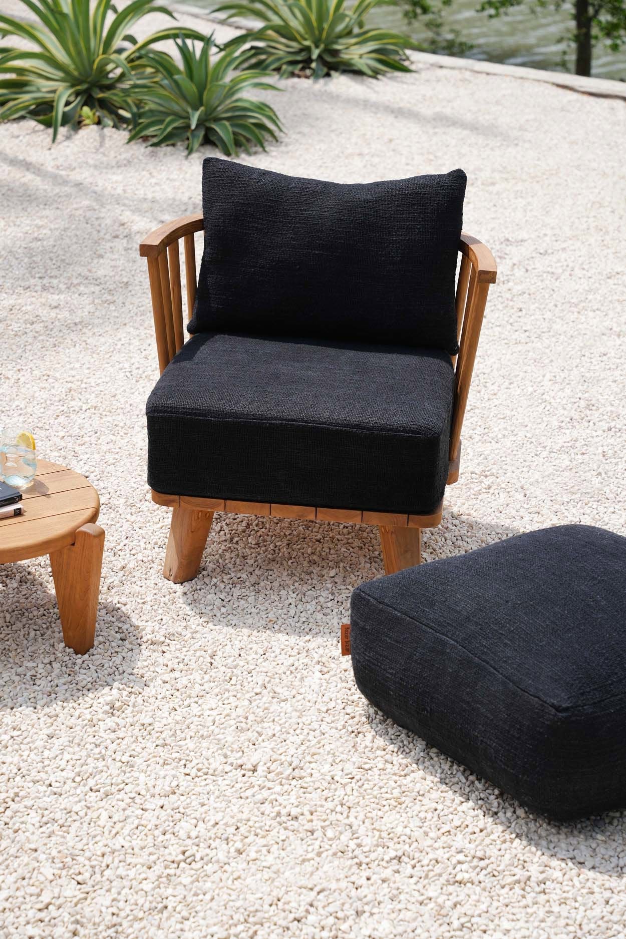 The Malawi One Seater - Natural Black